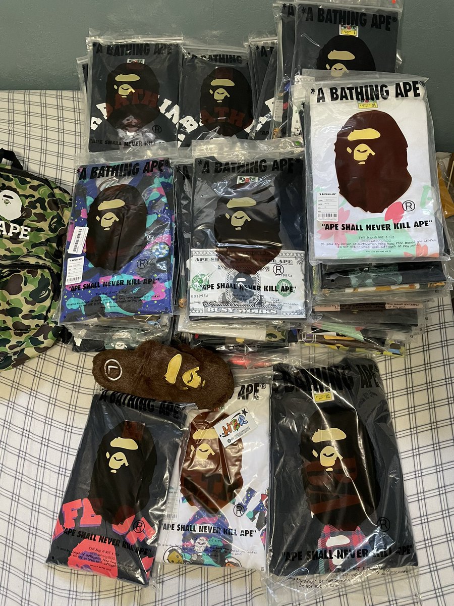 fiji_jose's tweet photo. Crazy the progress I’ve did. 1k ain’t a lot but shit to me it is. Straight from 40 followers to 1k 📈. I appreciate everyone for the support fr. I do this shit for fun / for a hobby. Love supplying people the best prices on kicks and bape/supreme items! https://t.co/QVsOVndVI8