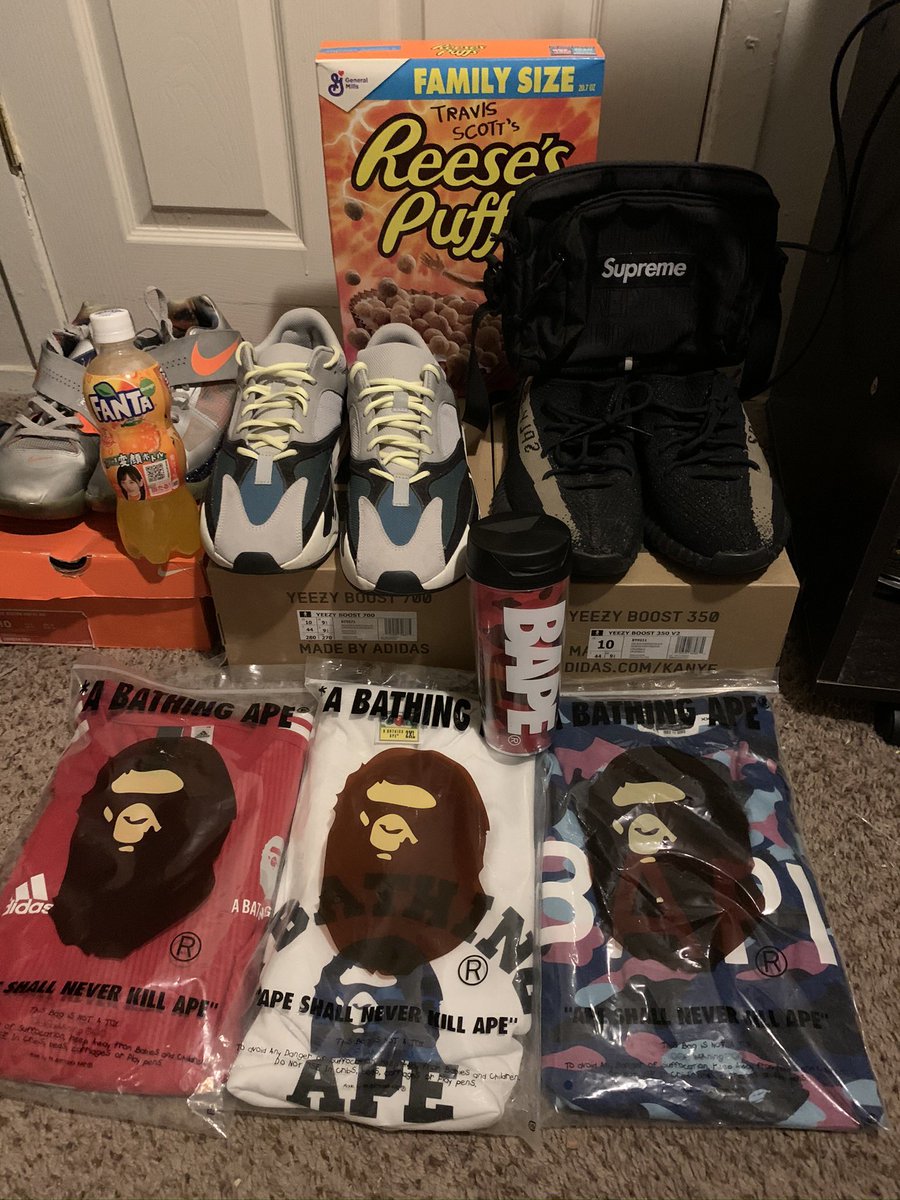 fiji_jose's tweet photo. Crazy the progress I’ve did. 1k ain’t a lot but shit to me it is. Straight from 40 followers to 1k 📈. I appreciate everyone for the support fr. I do this shit for fun / for a hobby. Love supplying people the best prices on kicks and bape/supreme items! https://t.co/QVsOVndVI8