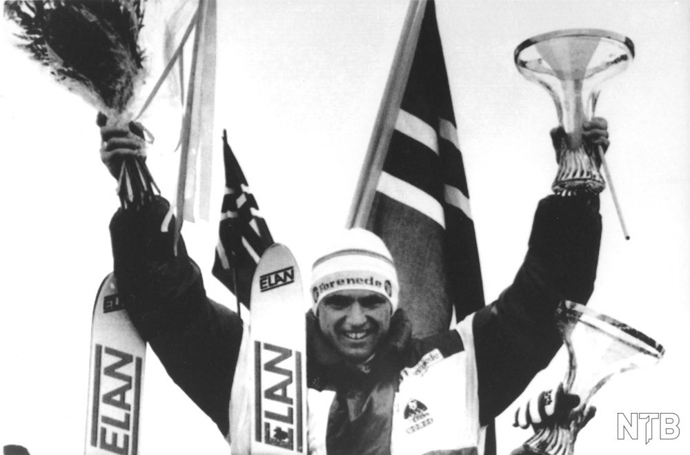 Norskijump's tweet photo. Listen over 🇳🇴 verdensmestere i skiflyging 🥇

▪️1988: Ole Gunnar Fidjestøl ▪️2004: Roar Ljøkelsøy ▪️2006: Roar Ljøkelsøy ▪️2018: Daniel-André Tande ▪️2022: Marius Lindvik https://t.co/FSOpIyyoDM