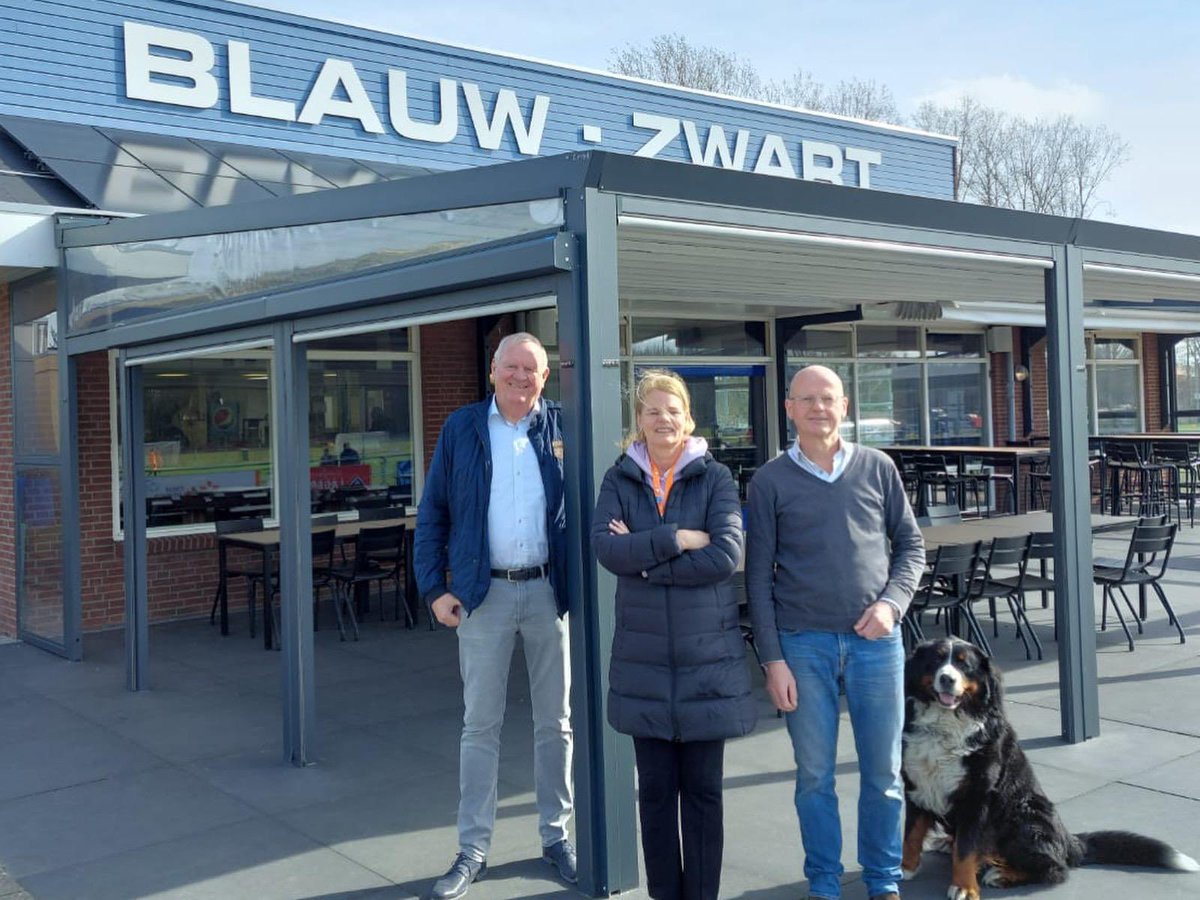 Onze #lijstrekker en #wethouder Caroline voert #campagne voor de #wassenaarsevvd. Ze is overal, #blauwzwart is ook belangrijk voor #wassenaar. 
#gr2022 
#blijftgoedwordtbeter 
#vvd 
#elkestemtelt