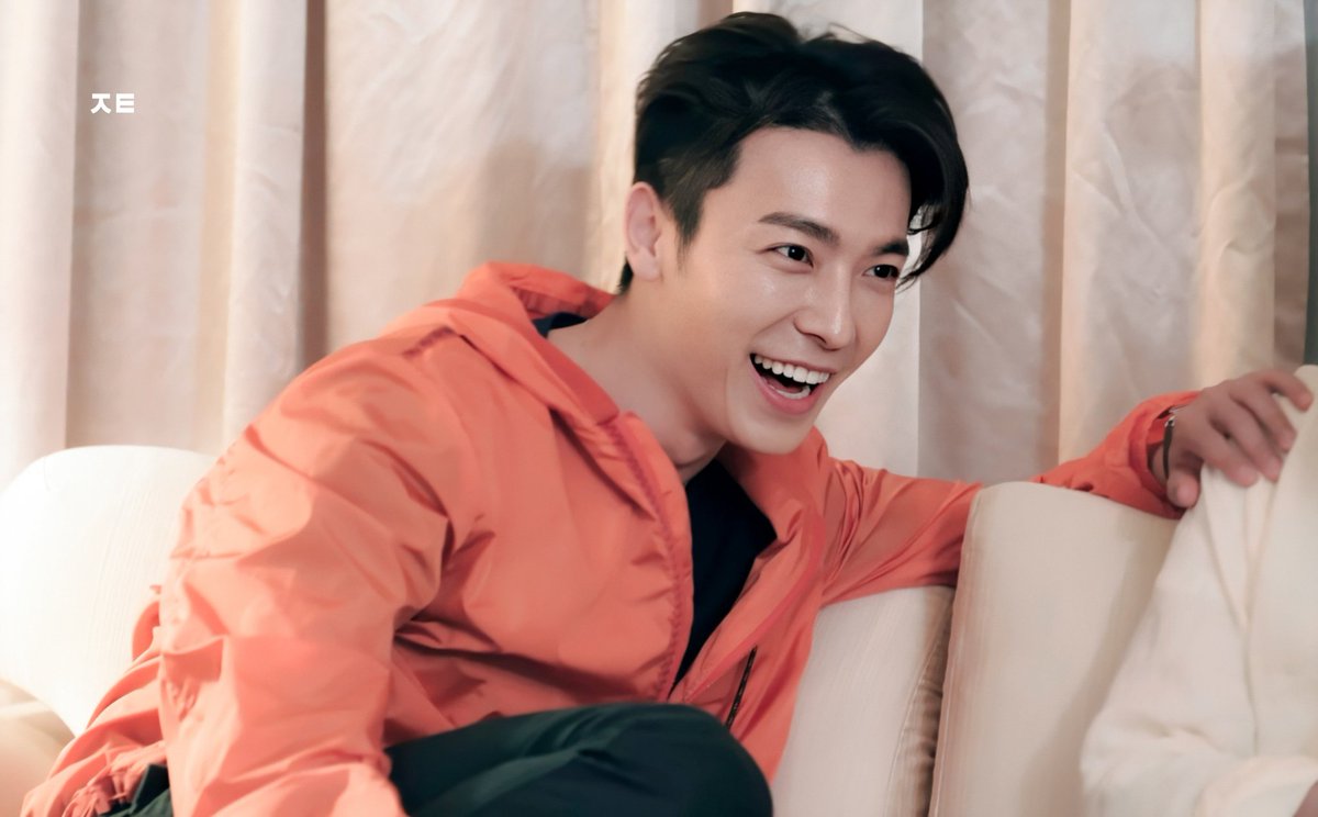DHL00K's tweet photo. #동해 #DONGHAE https://t.co/HCcSJXqS4J