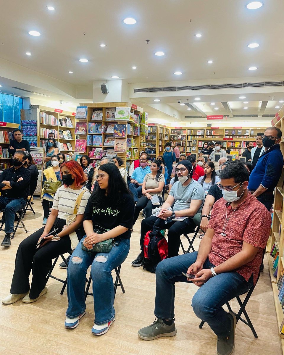 Ombookshops's tweet photo. It was a wonderful book reading event at @ombookshop in @ambiencemalls by @NandiniCSen 
.
Thank you for showing so much love there.❤️
.
#ombookshop #ombooks #ombooksinternational #bookreadingtime #bookreadingevent #secondwifeandotherstories #nandinisen  #ombooksstore https://t.co/Ou6jBD81Ye