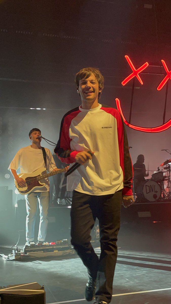 LOUISARCHlVE's tweet photo. love of my life https://t.co/0uVBao6VGf