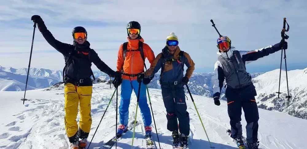 AWE365's tweet photo. Top tips for buying a ski jacket: https://t.co/C1OqRjmzWf
#ski #skiing #skijacket #skicoat https://t.co/sZW0lrKxdC