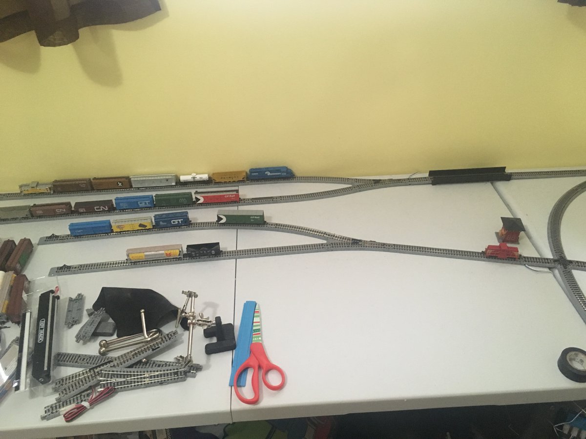 CrazySpence's tweet photo. In November 2018 I got my first N Scale Chessie System (That's how I knew N was here to stay) and also changed the turnouts in the yard from Y to more conventional. #Modelrailroad #Modeltrains #ChessieSystem https://t.co/OzOYhZW0wW