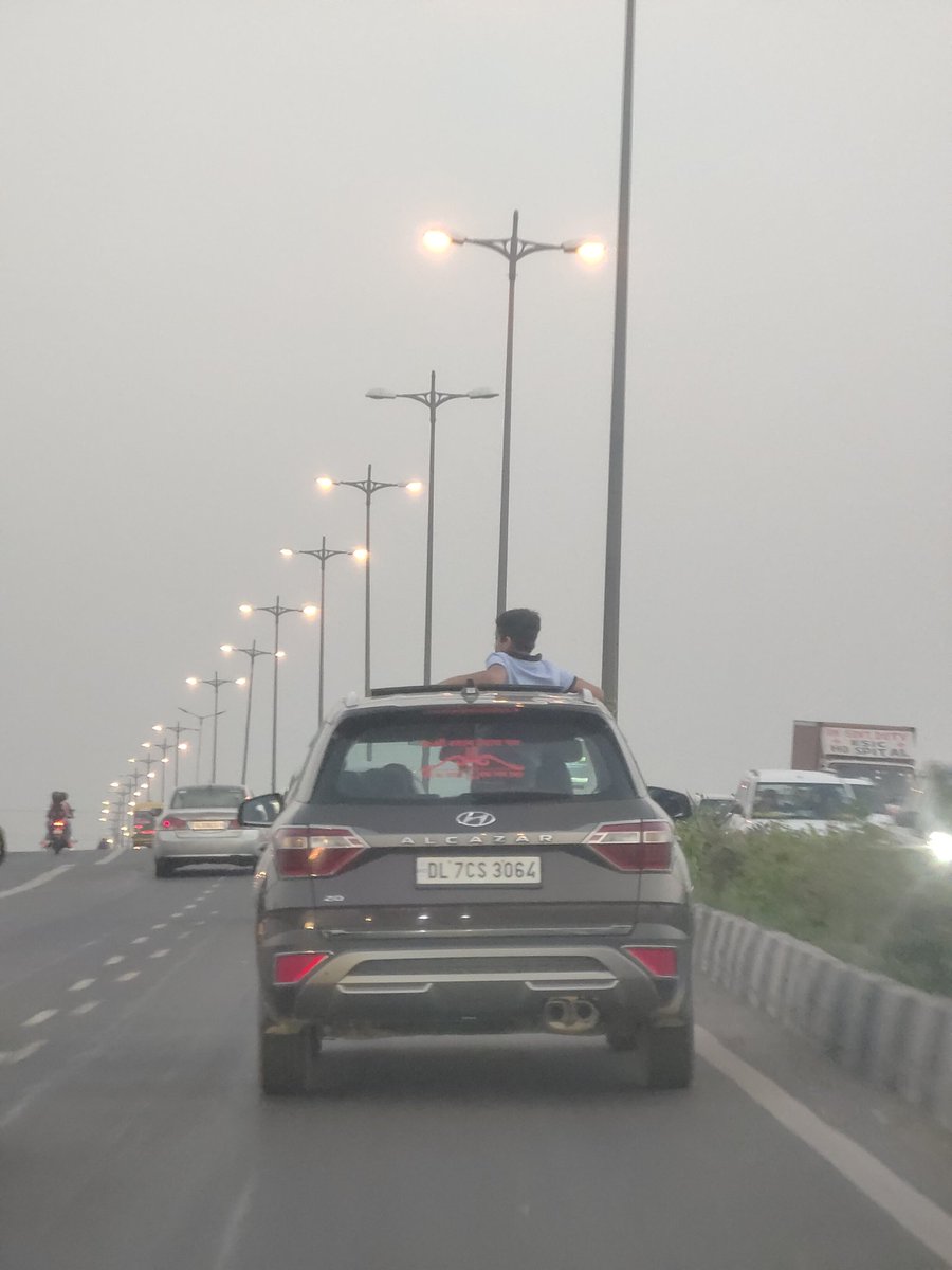 azadb's tweet photo. @dtptraffic funride for a small kid, dangerous

6.30pm mayur vihar phase 1 flyover enroute to noida..
DL7CS 3064 https://t.co/IHGnIPFy3O