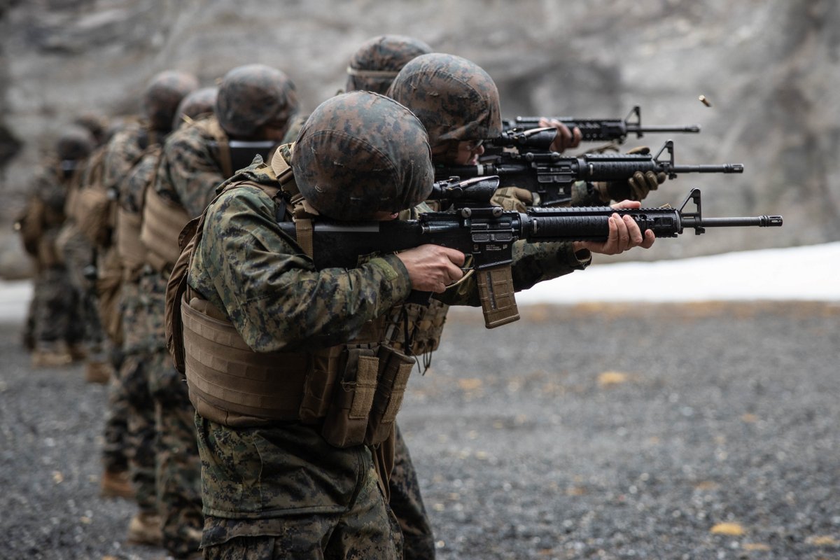 USMC's tweet image. #Marines with @iimefmarines conduct a live-fire range to prepare for Exercise Cold Response 2022 in Bodø, Norway, on March 10. 

#ColdResponse22 is a biennial exercise with participation from 27 @NATO allied nations and partners.

#AlliesAndPartners @USMC