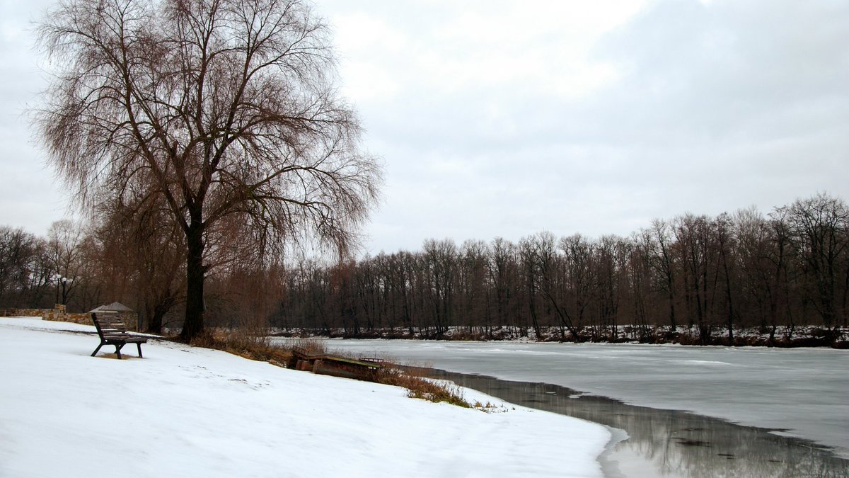 Cold water temperatures at this time of year can prevent even strong swimmers from escaping once they’ve fallen through the ice. 

bit.ly/2Kmzejc