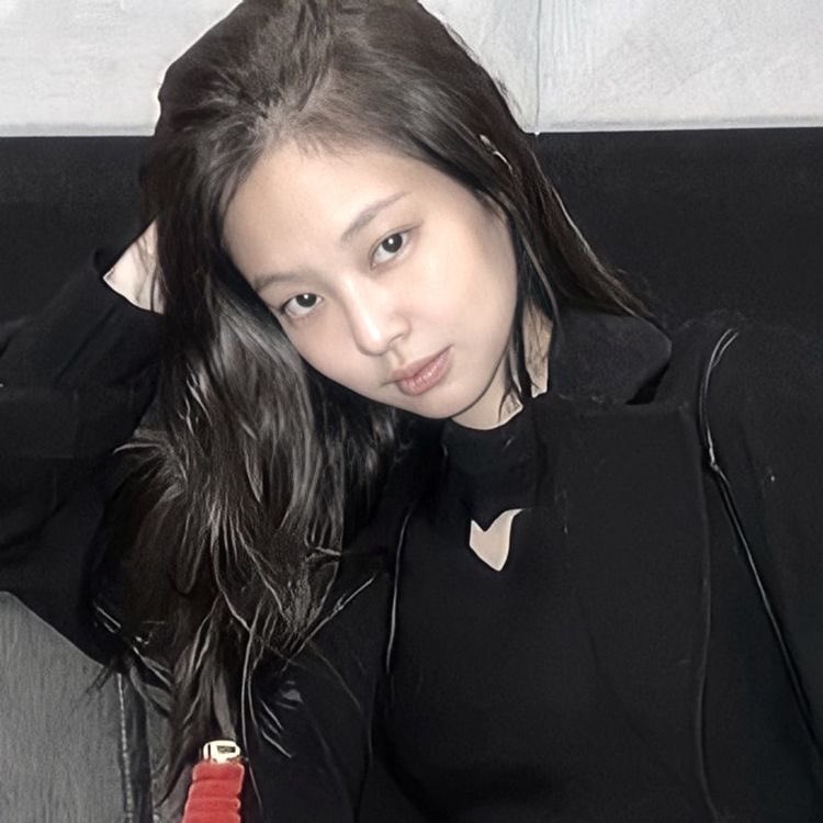 J3NNIEKIMFC's tweet photo. hii gw serin, newbie di twitt :D
mau temenan ga? sekalian ajarin main rp twitt belum paham2 soalnya T _ T
bantu rt/like

#roleplayer 
#roleplayerindo https://t.co/CpAyQ1nTUK
