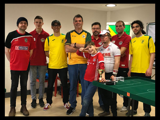 Sg94H's tweet photo. WASPA: Gottfried Wilhelm Leibniz Pokal
An einem schönen Subbuteo-Tag bekamen wir Besuch aus Berlin, Hamburg und Häuslingen. Neun Spieler (das erste Turnier für Linus) nahmen teil. Im Finale konnte Fred den australischen Nationalspieler Hermann Kruse mit 2:0 besiegen. https://t.co/JpZQt4wDxI