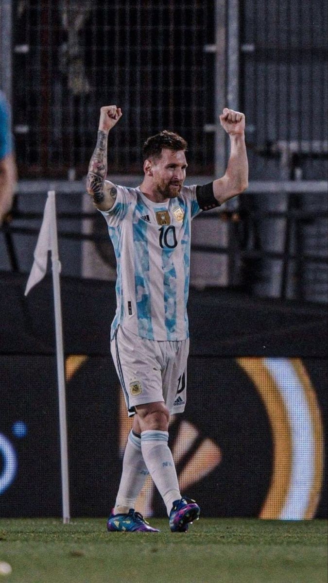AleLiparoti's tweet photo. Estos franceses pecho frío silbaron a Messi, cuando venga a acá le tenemos que dar todo el cariño del mundo. https://t.co/ejuEcOnc0h