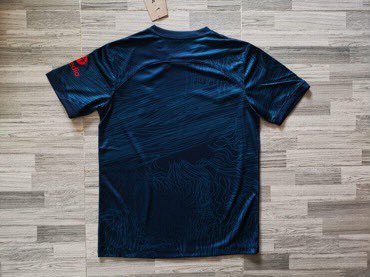A leaked version of what could potentially be Liverpool’s third kit for 2022/23 season.

Thoughts if this was our third kit? 🔥