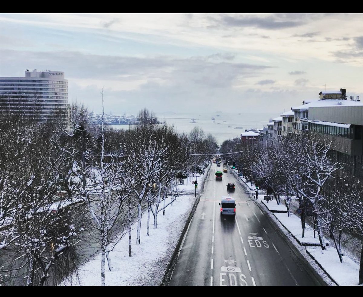 FaGl344's tweet photo. @siradisifoto ❄ #istanbul https://t.co/6H7yr0VJ87