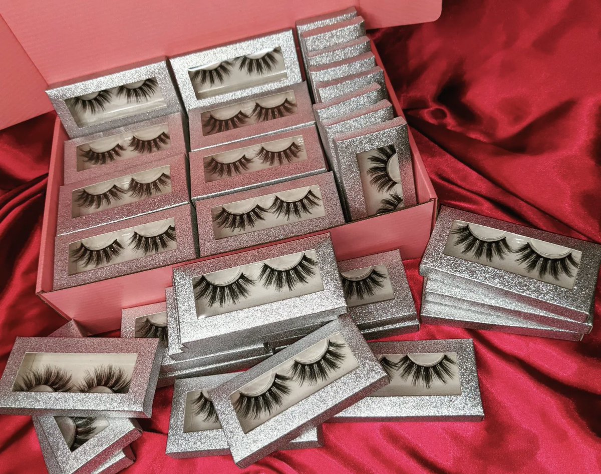 LenellesLashes's tweet photo. 💗A thread- Makeup artists!!! ⚠️ You'll benefit greatly from purchasing lashes wholesale! Being fully stocked with lashes improves wait time and satisfaction of clients. Give your clients the option to choose the length and style of lashes. These lashes can be worn a maximum of.. https://t.co/s4pgnP3Qsq