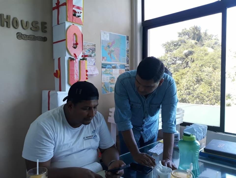 InturRACCS's tweet photo. Brindando asistencias técnicas a empresas del sector turístico de Bluefields.
Fortaleciendo las capacidades en gestión de manejo de herramientas para redes sociales. 📱💻💡
#RestauranteSalmar
#RestaurantePentHouse
#VisitBluefields https://t.co/3LgdDlvrZi