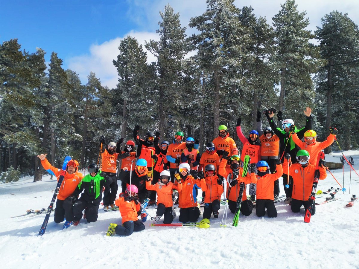 Hoy en 📍 Valdelinares nuestros chicos del Mudéjar Esquí Club han entrenado junto con la Federación Española de Deportes para Ciegos de la mano de Pepo Barreiro <a href="/esepepo/">esePepo</a> y Néstor Belvis.

#momentosaramon #valdelinares