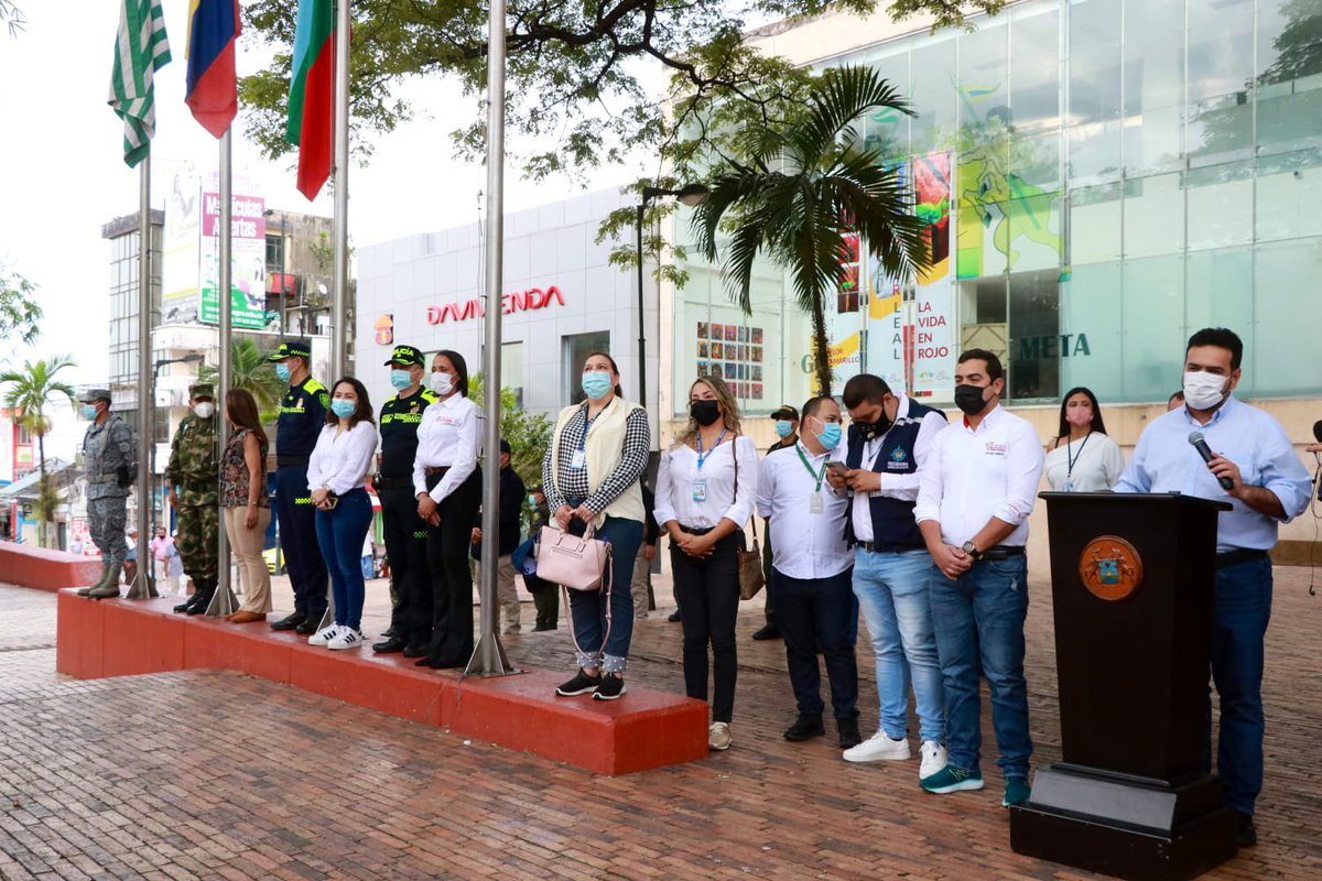 GobMeta's tweet photo. Desde la Plaza Los Libertadores de #Villavicencio, el secretario de Gobierno @HernanGomezNino da apertura oficial a la jornada electoral en el #Meta. Están instaladas 2.306 mesas, 780.856 ciudadanos habilitados para votar y dadas todas las garantías en materia de seguridad. https://t.co/rYYf1shsle