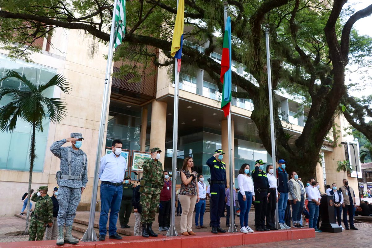 GobMeta's tweet photo. Desde la Plaza Los Libertadores de #Villavicencio, el secretario de Gobierno @HernanGomezNino da apertura oficial a la jornada electoral en el #Meta. Están instaladas 2.306 mesas, 780.856 ciudadanos habilitados para votar y dadas todas las garantías en materia de seguridad. https://t.co/rYYf1shsle