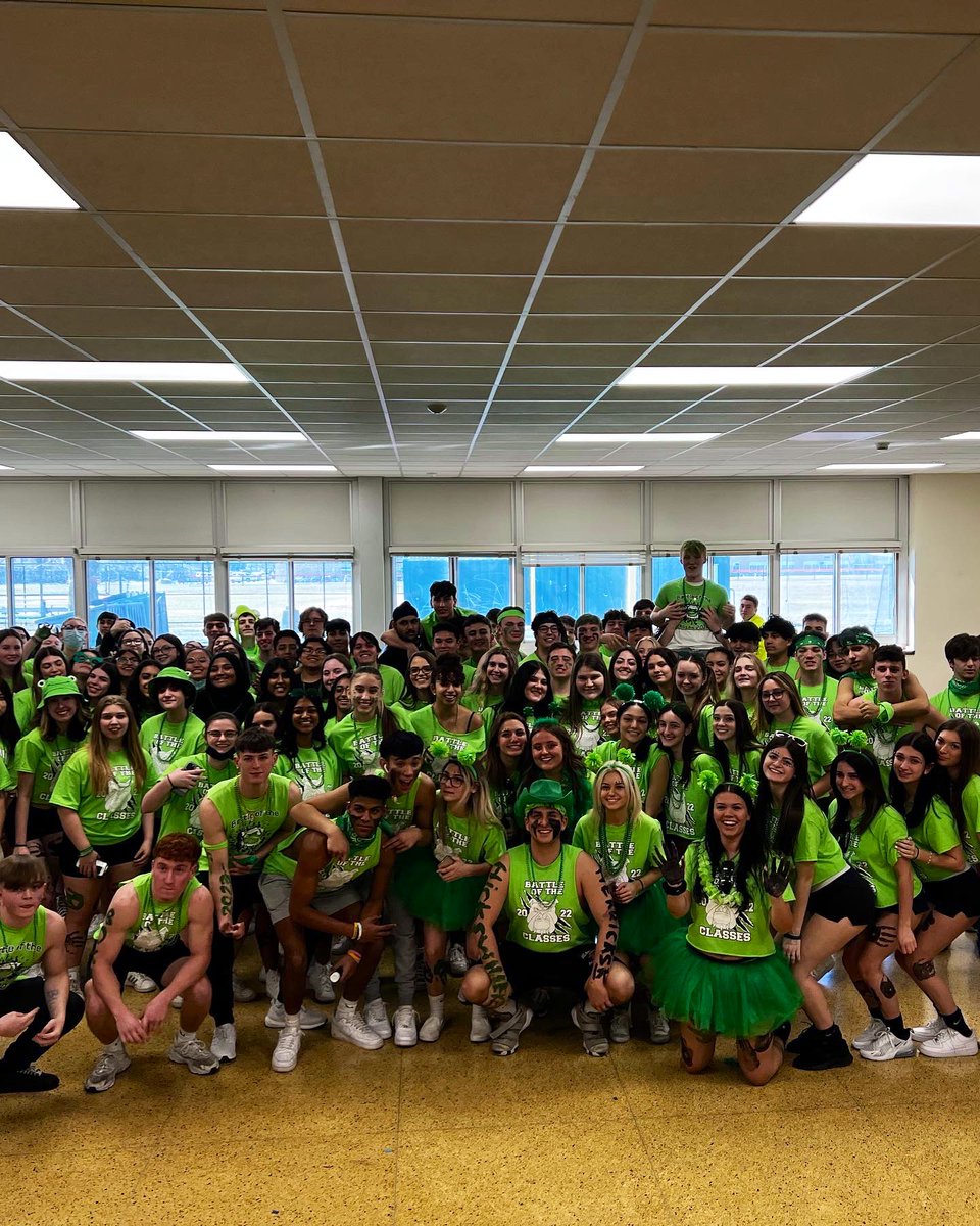 ITHSCLASSOF23's tweet photo. BLEED GREEN #BOTC2022 #juniors https://t.co/O1PLYbFJ0f