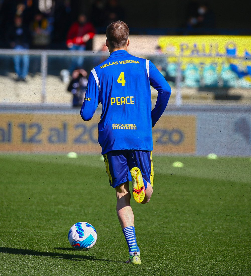 Hellas Verona FC si fa portavoce, oggi come sempre, di un messaggio di pace, condannando qualsiasi atto, gesto ed esternazione che possano generare - in qualsiasi forma e misura - incitamento all’odio, alla violenza e alla discriminazione.

#HVFC #Hellas4Peace