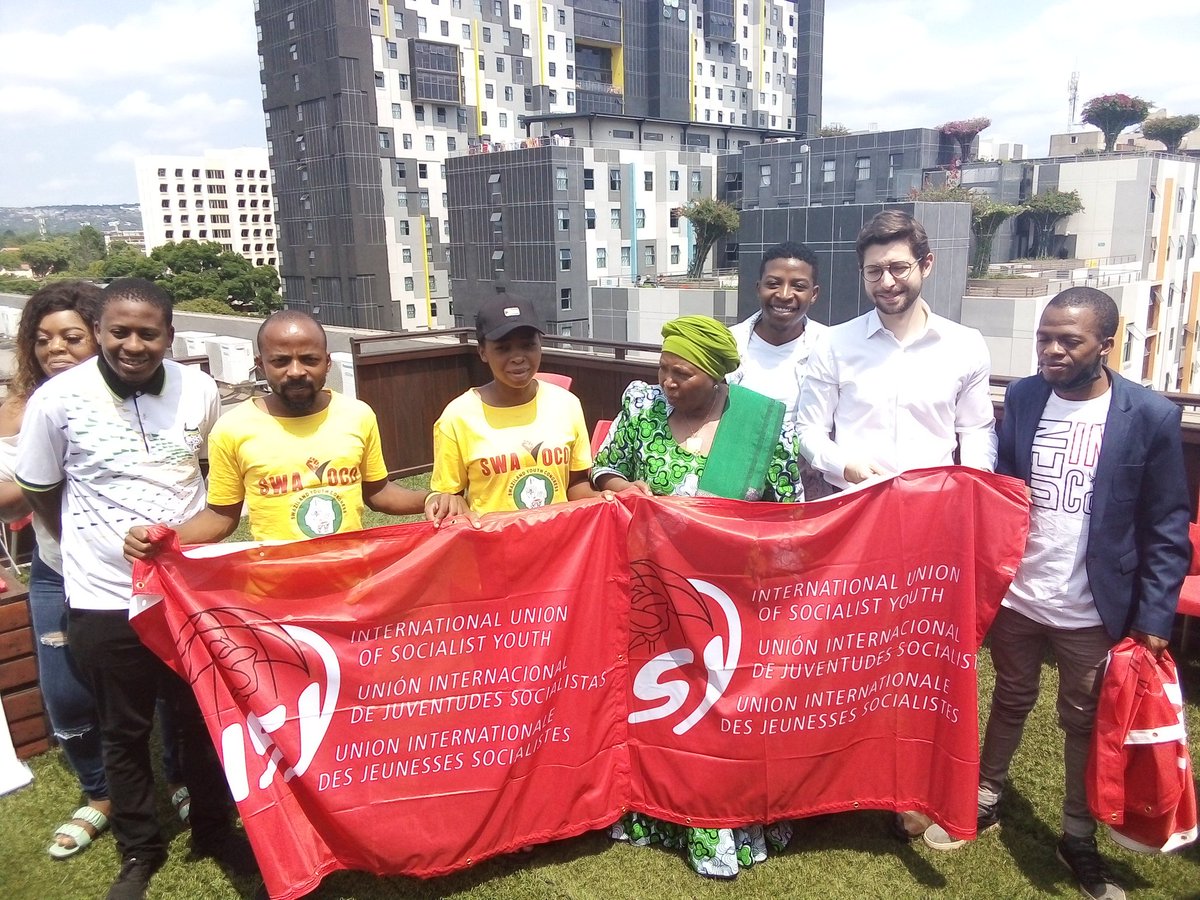 SWAYOCO's tweet image. The young must learn from the old with SWAYOCO members with former AU chairperson and S.A COGTA minister Dr Nkosazana Dlamini-Zuma