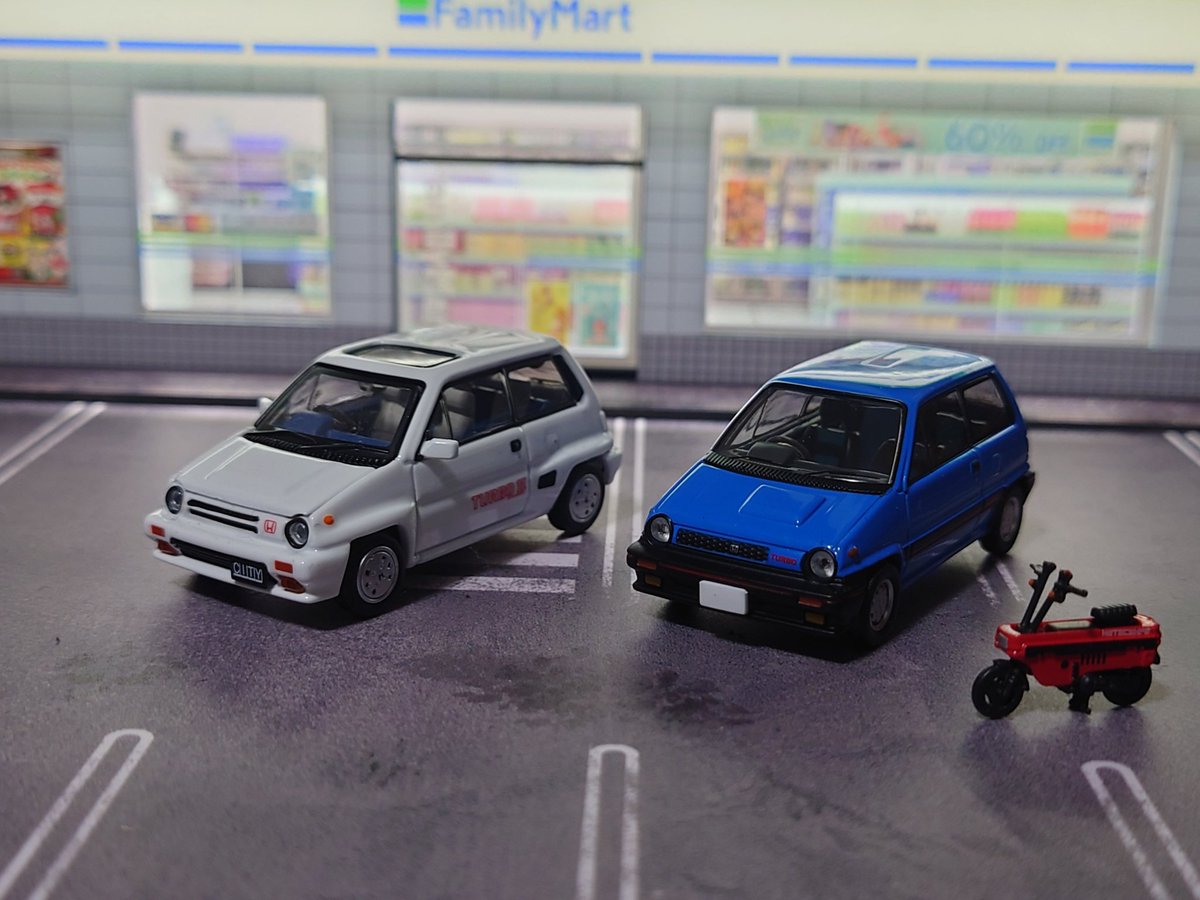800racing's tweet photo. トミカリミテッドヴィンテージのシティターボと一緒に撮影 #トミカリミテッドヴィンテージ #innomodel https://t.co/CtlrrlSRjl