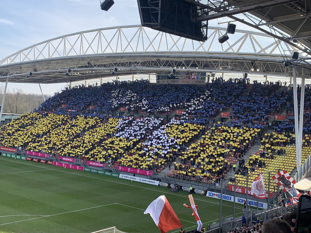 FC Utrecht supporting Ukraine 🇺🇦#StopWarInUkraine #SlavaUkraini #FCUtrecht