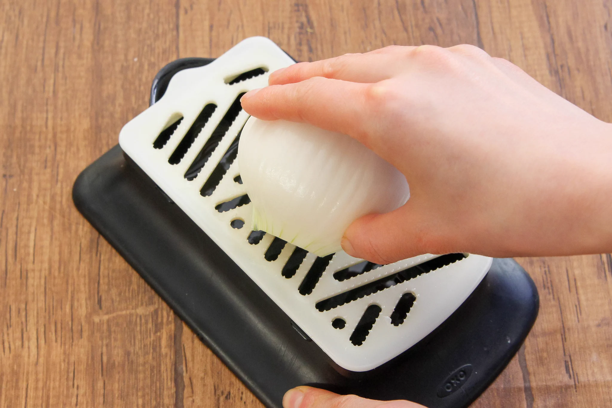 毎日でも食べたくなる味に仕上がる？！新玉ねぎを使った「ドレッシング」レシピ！