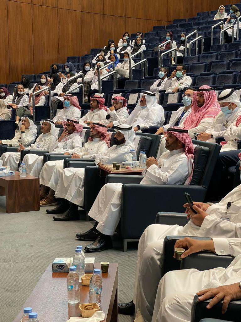 CAMS_Jeddah's tweet photo. نظمت كلية العلوم الطبية التطبيقية حفل تكريم عدد من قيادات الكلية والمقام بقاعة المؤتمرات وذلك يوم الأربعاء ٩ مارس٢٠٢٢ ، د.دخيل الله المطيري، د.خلودالصيعري،د.أحمد العطاس، بروف حازم عقل. https://t.co/Ao5gV9AJ0M