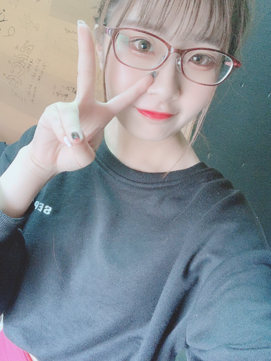 KUREHA101_PAPO's tweet photo. CARINCO卒業イベントありがとうございました☺️

久しぶりのライブが卒業ライブになってしまったのですが、最後見送れてよかった👏🏻

遠くからお越しいただきありがとうございました🙇‍♀️
1人の間は撮影会などがメインになると思いますが、また遊びに来ていただけたら嬉しいです🥺 https://t.co/xyK32kWndf