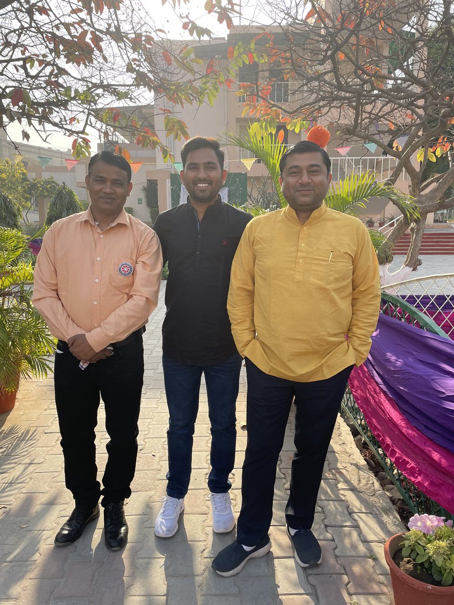 apsinghvisen's tweet image. Annual #cultural Festival SABRANG #2022NewYear was organized after 2 years at @DeshbandhuColl1 

First #DU fest after 2 years, Huge #Celebrations &amp;amp; show of #cultural performances by students. 

@UnivofDelhi @ankitasingh882 
@PoetRaghuvanshi #delhiuniversity