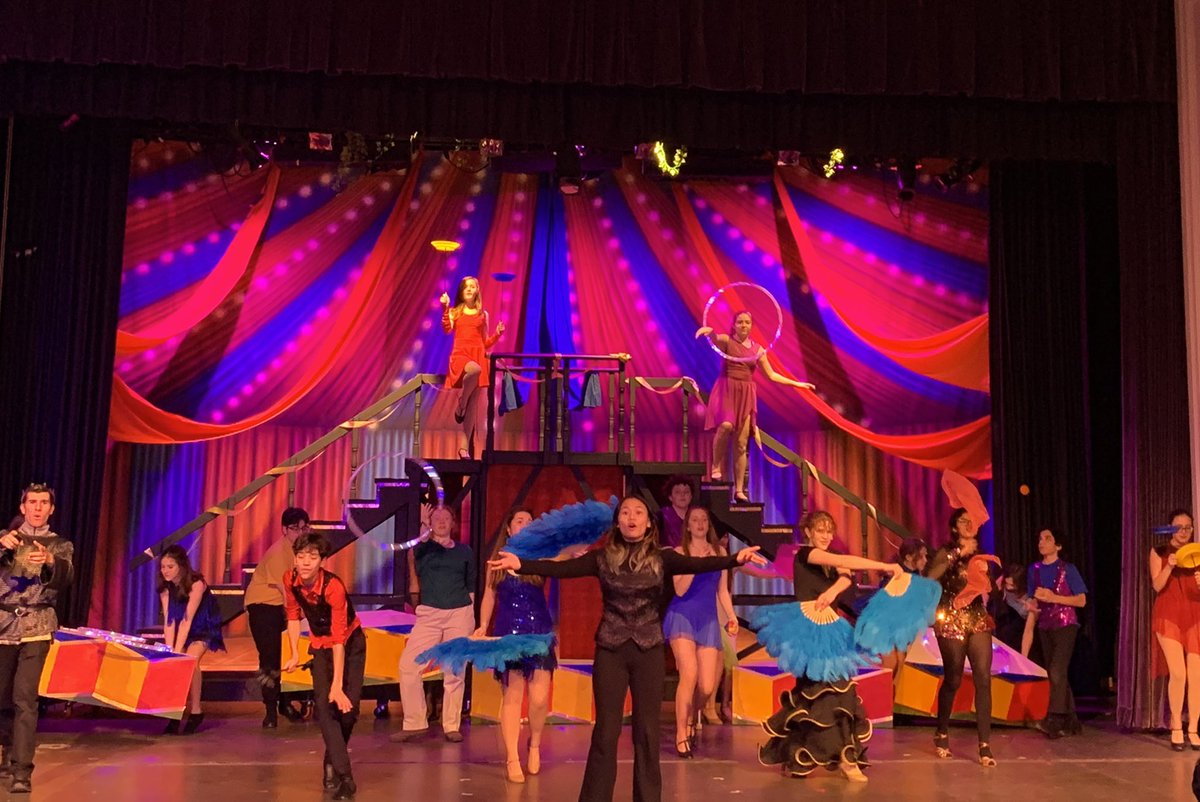 OBEN_FAPA's tweet photo. Our last performance of Pippin is today at 2pm! #wevegotmagictodo @OBENSchools @OysterBayHS @ChiappardiTeri https://t.co/AklMZNoOBy