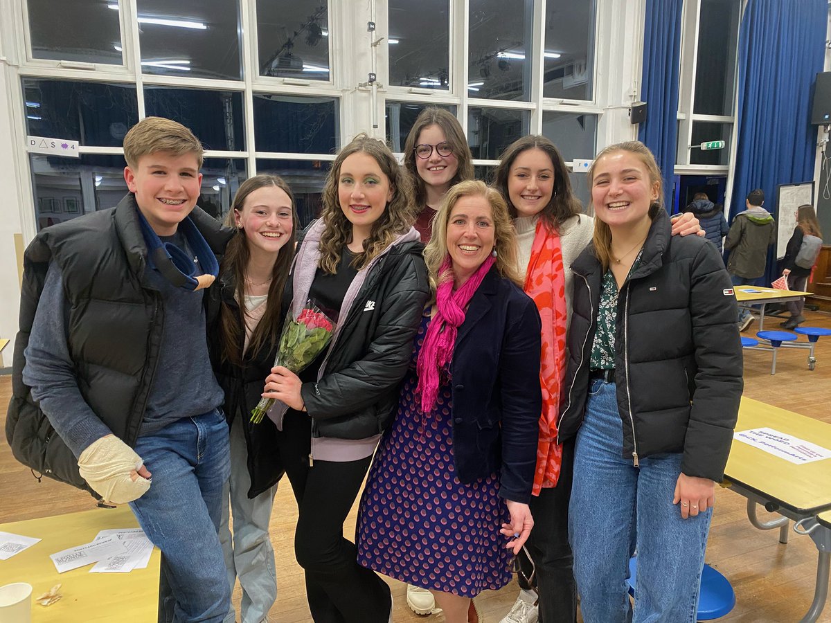 chateaumurph's tweet photo. Final performance of Legally Blonde and the Darcey fan club were out on force. Well done to @CN_PerformArts for an excellent production. Well done to all the cast and crew. Loved it ! https://t.co/8nehVgQRRt