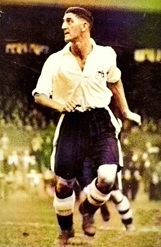 HammyEnd's tweet photo. #OTD in 1937, Fulham drew 3-3 at West Ham United thanks to a brace from John #Arnold and a goal by Ronnie #Rooke #ffc #coyw https://t.co/pmyrnLd9Jd