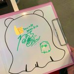 原田ちあきさんがプラ板にサイン!焼いて小さくすればいつでも持ち歩ける!