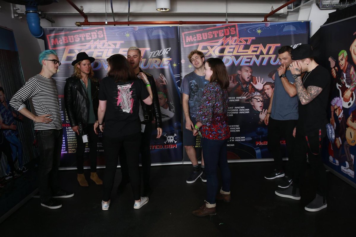 Fifi_Bug's tweet photo. 7 Years since we got a pic with McBusted and @mcflyharry picking his nose @mcflymusic @TomFletcher @DougiePoynter @itsDannyJones https://t.co/LFafBaLwCm