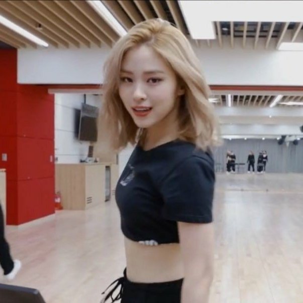 SNCRLY4KTTY's tweet photo. #ryeji au:

— "2 beats"

where a former member of the famous dance group was transferred to a lowkey dance group of a well-known University, can she quickly reconcile its members especially their leader? https://t.co/luEWd1Xh3X