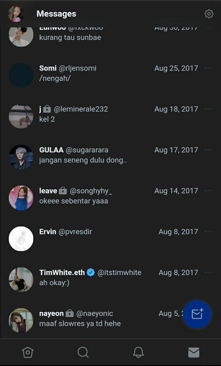 nangid bgt. hbis scrol dm sampe awal pertama kali pake akun ini😭😭😭😭