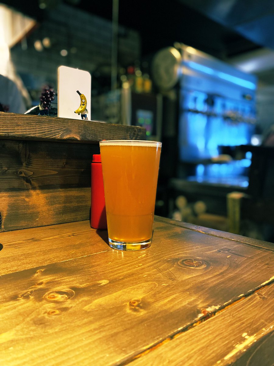 junzy80024422's tweet photo. 神保町
Folkburger&amp;beers

Difinitive brewing
Fall streak

うまうまHAZY
バイト終わりの１杯
週2ほどFolkさんでバイトさせてもらってます笑 https://t.co/2BI5gH3xTX
