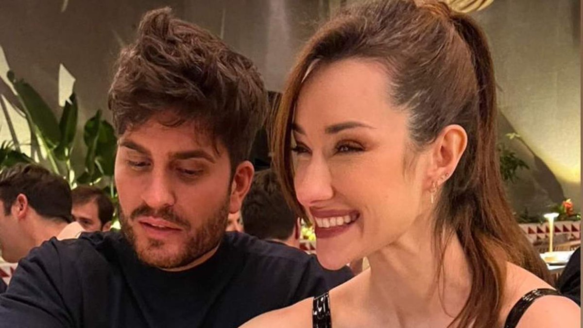 Lecturas's tweet photo. #VÍDEO 🥳 Miguel Frigenti, Sandra Pica, Rodri Fuertes... Todos los detalles del fiestón de cumpleaños de Adara Molinero
https://t.co/4Su5uFCVmy https://t.co/NoFhd4Aw3K