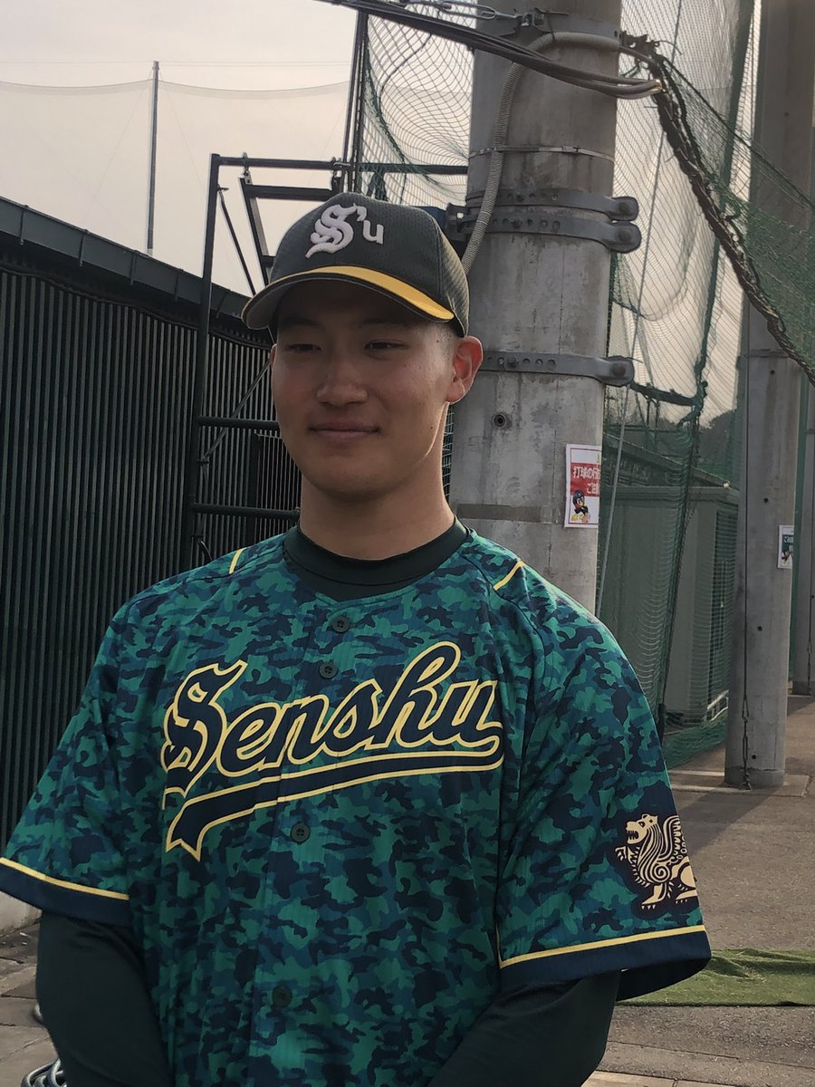hamaki_amayakyu's tweet photo. （戸田）専大10ー４ヤクルト2軍…専大の菊地吏玖投手(新④札幌大谷)が先発し3回2失点。この日の最速は147㌔で「直球でファウルを奪うなど押し気味にいけた」と手応えを述べました。ベストピッチには、ベテランの坂口に対し146㌔のインハイで空振りの三振を奪った一球を挙げていました。 https://t.co/9D4bkNFoLy