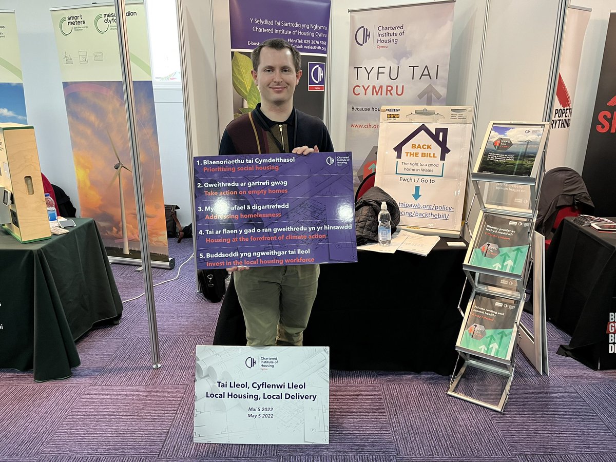 CIHCymru's tweet photo. Grateful to @IanParry95 for supporting our #ThinkHousing pledges.
Diolch i @IanParry95 am gefnogi ein haddewidion #MeddyliwchTai https://t.co/Dpi3hEcRXg
