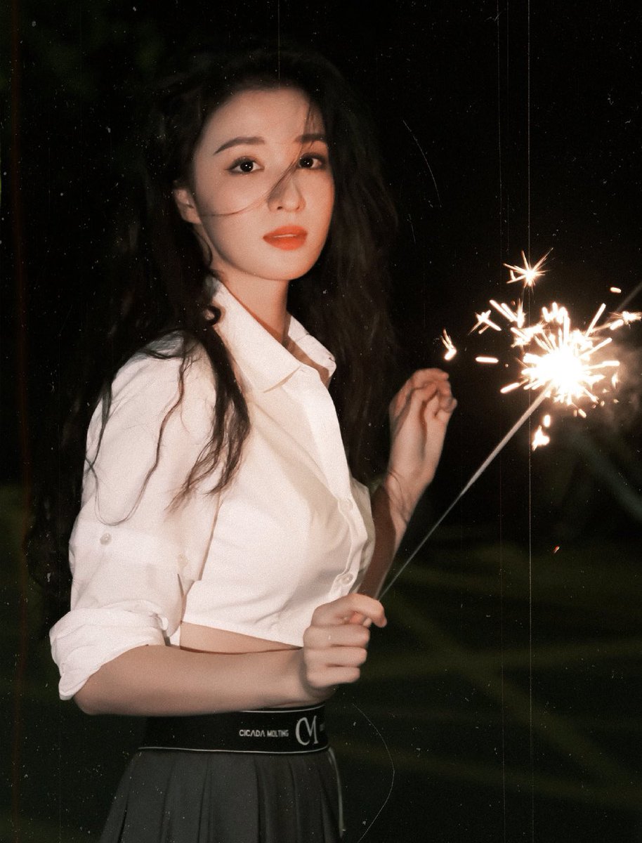 wangchurans's tweet photo. — update account for chinese actress, #wangchuran #王楚然 ✨ 

notable works:
oh my general (liu xiyin)
serenade of peaceful joy (zhang bihan)
the last goodbye to mama (yu ya)
royal feast (su yuehua)

weibo — https://t.co/OPAw5sdTy4
studio weibo — https://t.co/OPAw5sdTy4 https://t.co/2PAc9LunzG