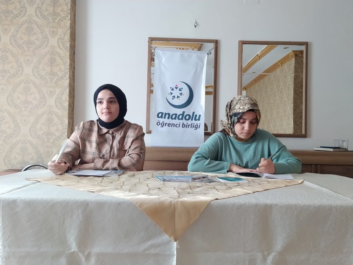 Aliya İzzetbegoviç, Zeynep Gazali, Şule Yüksel Şenler’i arkadaşlarımızdan dinledik.