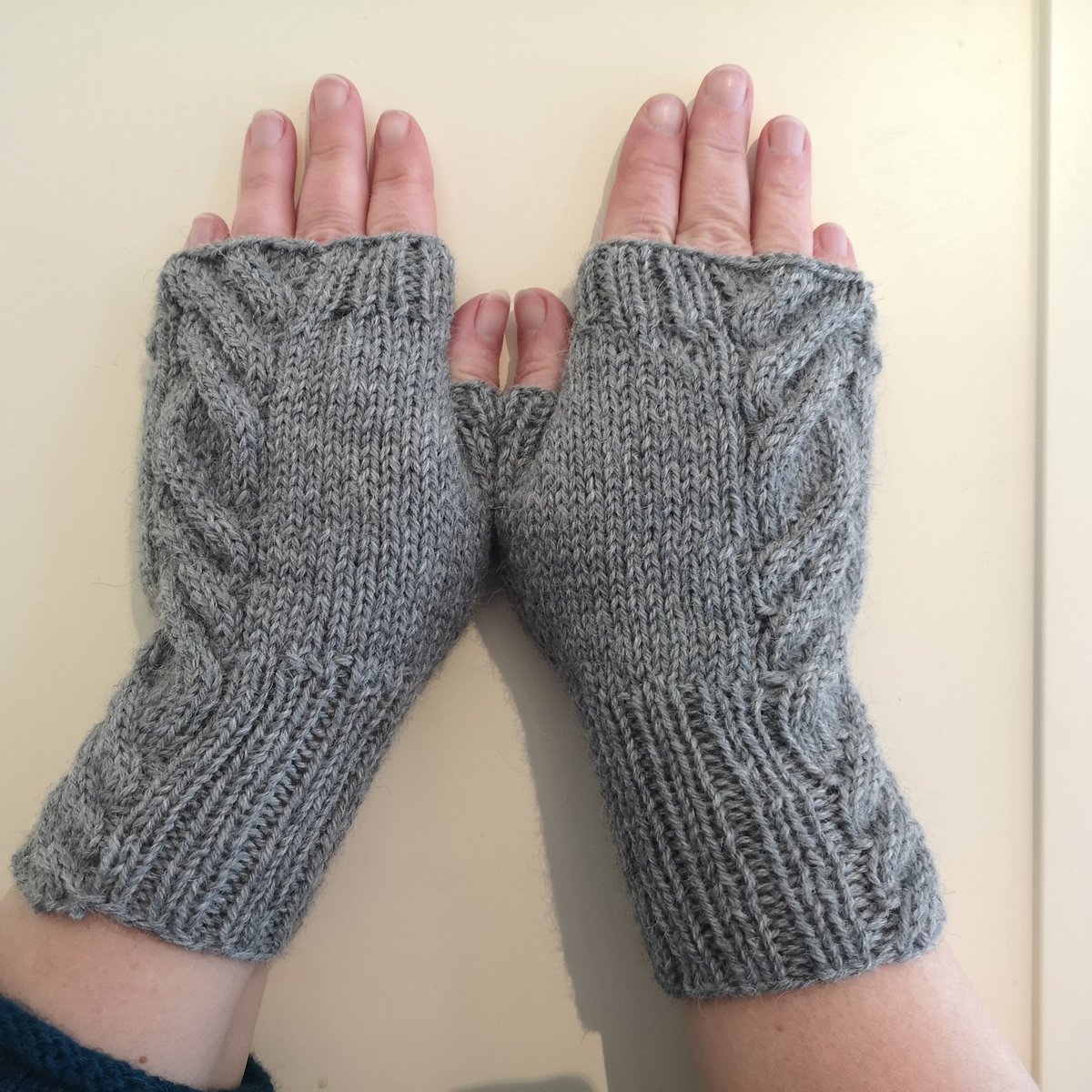 Mayberry Mitts by @kateatherley - a gift for a friend of DD #knittingtwitter