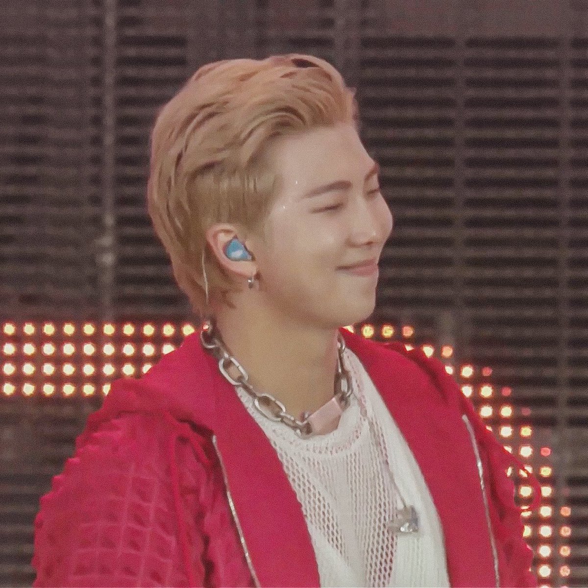 eaindray_sin's tweet photo. His smile 🥺❤️

#방탄소년단알엠 #김남준 #방탄소년단RM #ナムジュン #BTSRM #namjoon #金南俊 #RM🥞 https://t.co/S7iT3QzHSk