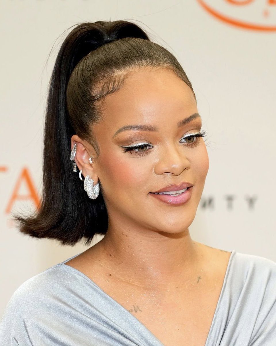 FENTYLOOK tweet media