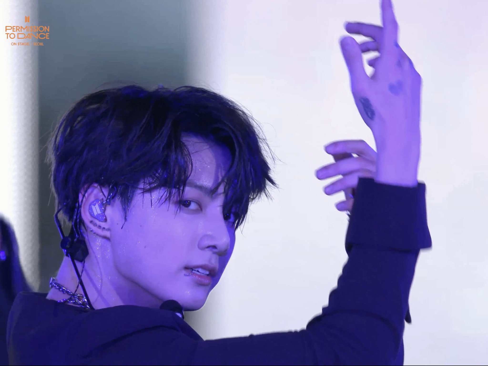 BTS サノク 逆サポート ジョングク jungkook BTS【公式】サノク 逆サポート ジョングク＋家族写真｜CD・DVD