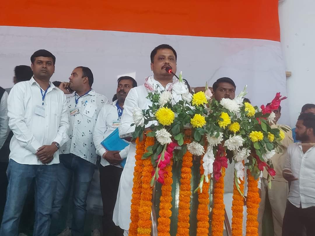 shashanksuman14's tweet image. झारखंड कांग्रेस के प्रभारी आदरणीय @avinashpandeinc जी प्रदेश अध्यक्ष @RajeshThakurINC जी के कुशल नेतृत्व में #संवाद_सम्मेलन से कार्यकर्ताओं में नया जोश और नयी उर्जा का संचार हुआ है #सम्मेलन की सफलता के लिए जिला अध्यक्ष @BittuJaish जी को हार्दिक बधाई एवं शुभकानाएं। जय कांग्रेस।