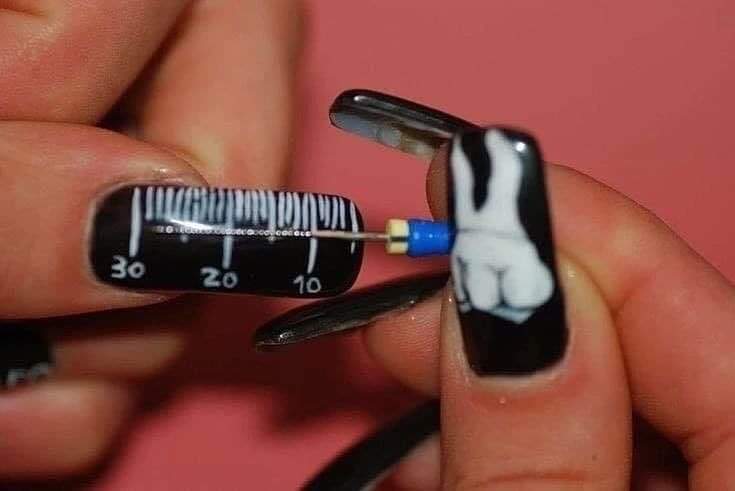 dentmates's tweet photo. Easy way to measure working lengths😂😂

#dentistry https://t.co/RN9lv77KE7